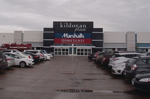 Canstar Community News May 16, 2017 - The HomeSense/Marshalls superstore officially opened its doors at Kildonan Place (1555 Regent Ave. West) at 9 a.m. Shoppers filled the parking lot and store, hunting for deals. (SHELDON BIRNIE/CANSTAR/THE HERALD)