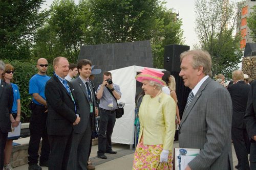 Dwight MacAulay (right), secretary, Order of Manitoba Advisory Council, and chief protocol officer for the province of Manitoba with Queen Elizabeth during the Royal Tour to Winnipeg in 2010.
100703 - Tuesday, May 30, 2010
