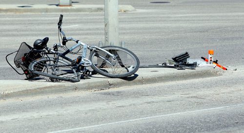 BORIS MINKEVICH / WINNIPEG FREE PRESS
Various photos from a serious MVC. A cyclist in the wrong place at the wrong time was rushed to hospital Wednesday in critical condition after two vehicles collided at Fermor Avenue and St. Mary's Road May 31, 2017