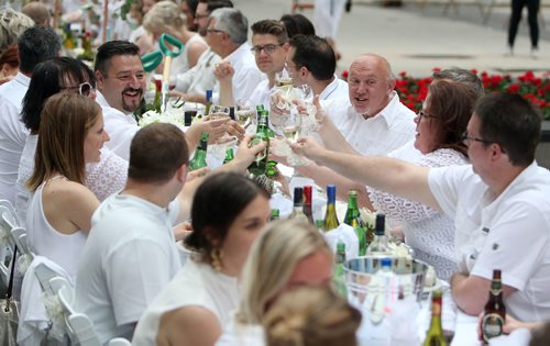 JASON HALSTEAD / WINNIPEG FREE PRESS

The Table for 1200 More on Rorie Street in the east Exchange and around the Richardson Building on June 3, 2017. (See Social Page)