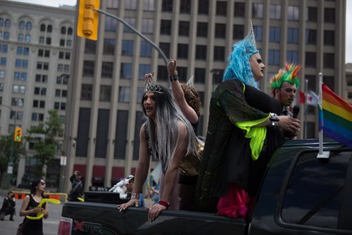 JEN DOERKSEN/WINNIPEG FREE PRESS
A number of organizations, community businesses, public servants and gay straight alliances had floats in Sundays 30th anniversary Pride Parade. Sunday, June 4, 2017.