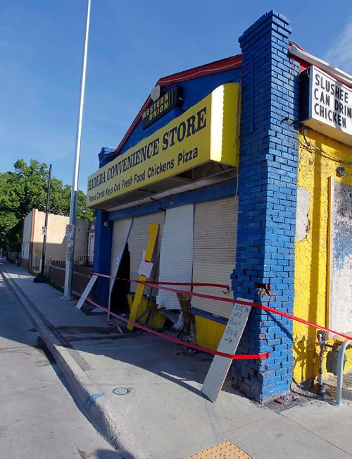 BORIS MINKEVICH / WINNIPEG FREE PRESS
Hadeda Convenience Store on Selkirk and Parr was hit by a MVC last night at around 3 am. ASHLEY PREST STORY. June 6, 2017
