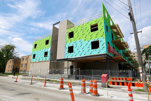 JUSTIN SAMANSKI-LANGILLE / WINNIPEG FREE PRESS
This new, four story, 48-unit condo at the corner of River Avenue and Mayfair Place is just one example of the recent surge in condo construction in the Winnipeg CMA. Over the last five months, more condo projects have been started than in all of 2016.
170608 - Thursday, June 08, 2017.