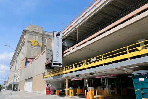 JUSTIN SAMANSKI-LANGILLE / WINNIPEG FREE PRESS
The entrance to The Bay Parkade seen from Memorial Boulevard with the Bay building in the background.
170608 - Thursday, June 08, 2017.