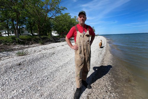 WAYNE GLOWACKI / WINNIPEG FREE PRESS

Arvid Nottveit by the shore of Lake Manitoba beside his home in Peonan Point, Mb.   Bill Redekop story. June 9  2017