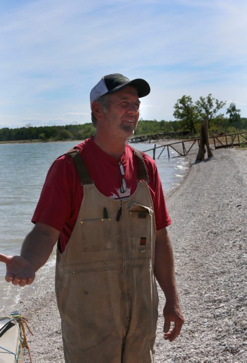 WAYNE GLOWACKI / WINNIPEG FREE PRESS

Arvid  Nottveit by the shore of Lake Manitoba beside his home in Peonan Point, Mb.   Bill Redekop story. June 9  2017