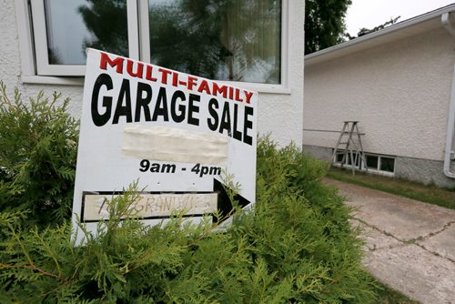 JUSTIN SAMANSKI-LANGILLE / WINNIPEG FREE PRESS
There are garage sales popping up around the city all the time and you never know what treasures you might find.
170609 - Friday, June 09, 2017.