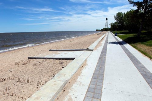 BORIS MINKEVICH / WINNIPEG FREE PRESS
Winnipeg Beach boardwalk renovations. File photos. General photos of the new cement boardwalk . June 12, 2017
