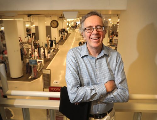 RUTH BONNEVILLE / WINNIPEG FREE PRESS

49.8 - The Bay reimagined.
Two architects involved in the Bay Building story. Photo of one of them,  Dudley Thompson, inside  Bay building downtown.
See Dan Lett story

June 13, 2017