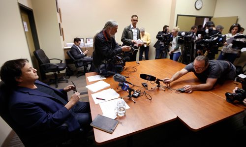 WAYNE GLOWACKI / WINNIPEG FREE PRESS

At left, town of Churchill Mayor Michael Spence is about to speak to media in Winnipeg about the Hudson's Bay Rail closure. The news conference was held Wednesday in the MB Chambers of Commerce office.¤ Martin Cash/ Alex Paul stories.June 14   2017