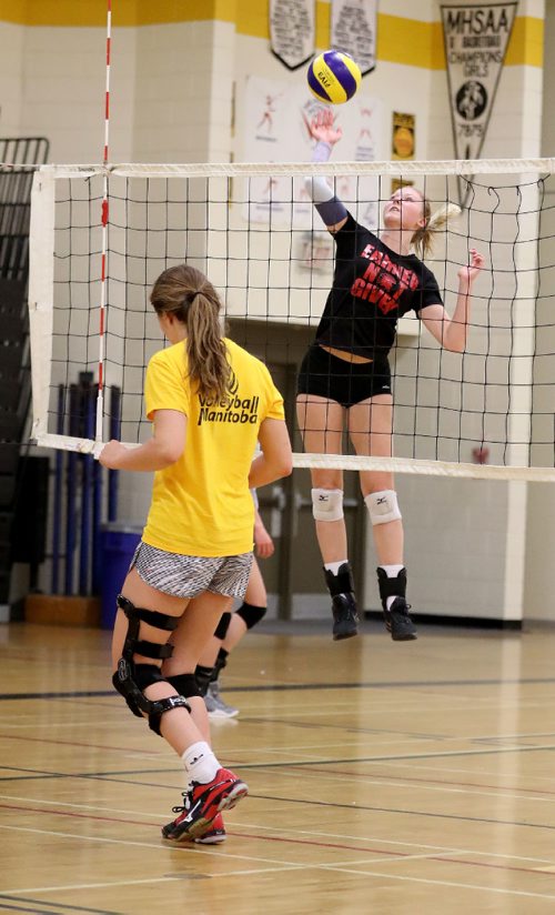 TREVOR HAGAN / WINNIPEG FREE PRESS
Team Manitoba's Averie Allard, practicing for the upcoming Canada Summer Games at Dakota Collegiate, Wednesday, June 14, 2017.