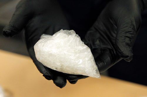 BORIS MINKEVICH / WINNIPEG FREE PRESS
POLICE PRESS CONFERENCE - Constable Jay Murray shows some crystal meth seized in a recent drug bust. June 16, 2017
