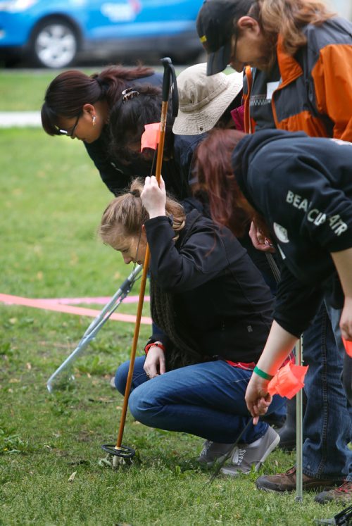 WAYNE GLOWACKI / WINNIPEG FREE PRESS

 Drag the Red volunteers took a forensic training workshop at the University of Winnipeg Saturday then did some field work in Central Park. Organizers had placed bone fragments in the grass for participants to take part in an organized search and to properly record  findings. Melissa Martin story  June 17   2017