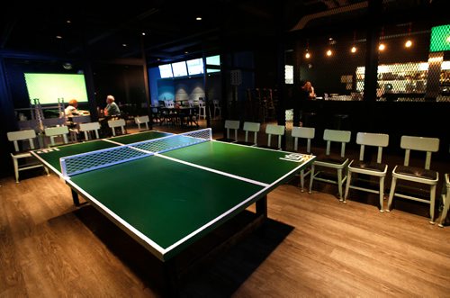 WAYNE GLOWACKI / WINNIPEG FREE PRESS

Restaurant Review. The ping pong table in Underdogs, a sports bar/ burger/hotdog place in St. James.  Alison Gillmor story  June 16   2017