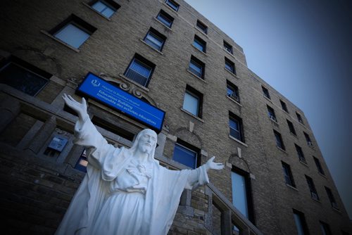 JOHN WOODS / WINNIPEG FREE PRESS
A religious statue at St Boniface Hospital in Winnipeg photographed Monday, June 19, 2017.

