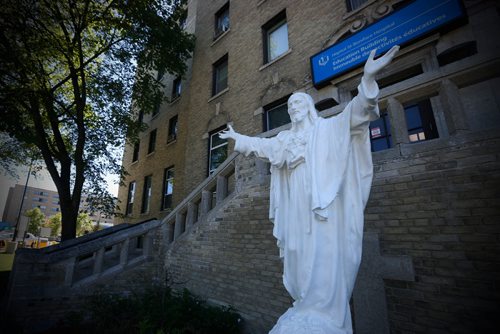 JOHN WOODS / WINNIPEG FREE PRESS
A religious statue at St Boniface Hospital in Winnipeg photographed Monday, June 19, 2017.

