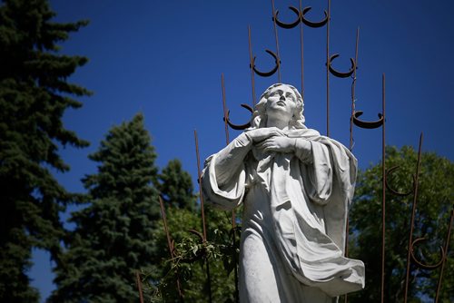 JOHN WOODS / WINNIPEG FREE PRESS
A religious statue at St Boniface Cathedral in Winnipeg photographed Monday, June 19, 2017.

