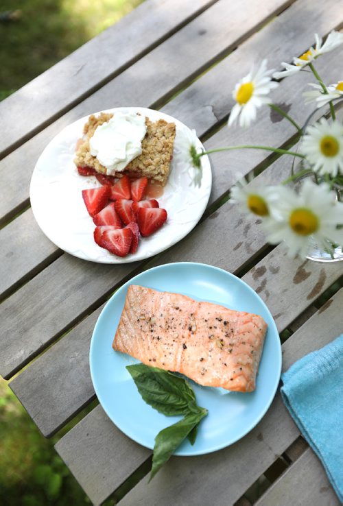 RUTH BONNEVILLE / WINNIPEG FREE PRESS

Food front on a TV show, Kid Diners - maple glazed salmon and fruit crisp.

See Alison Gillmor column. 


June 20, 2017