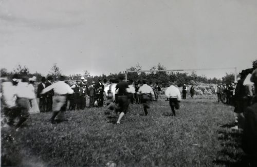 photo copy by WAYNE GLOWACKI / WINNIPEG FREE PRESS

Photograph from the Archives of Manitoba, (N5098) July 1, 1901 Dominion Day celebrations, Foot race in Austin, Manitoba. Randy Turner story. June 23   2017