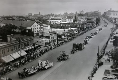 photo copy by WAYNE GLOWACKI / WINNIPEG FREE PRESS

Photo by Foote & James . From the Archives of Manitoba, (Events 34/4 N8288 ) The  July 1, 1927 60th Anniversary of Confederation Parade in Winnipeg. Randy Turner story.June 23   2017