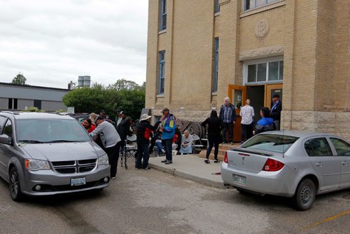 BORIS MINKEVICH / WINNIPEG FREE PRESS
Assiniboia Residential School, the first residential high school in Winnipeg, held a high school reunion this weekend. Photo of the activity in front of the main school building. BEN WALDMAN STORY. June 23, 2017
