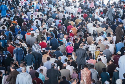 DAVID LIPNOWSKI / WINNIPEG FREE PRESS

Attendees prior to EID prayers at the RBC Convention Centre for the end of Ramadan Sunday June 25, 2017.