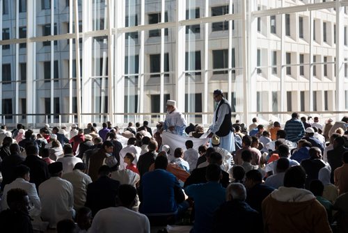 DAVID LIPNOWSKI / WINNIPEG FREE PRESS

Attendees prior to EID prayers at the RBC Convention Centre for the end of Ramadan Sunday June 25, 2017.