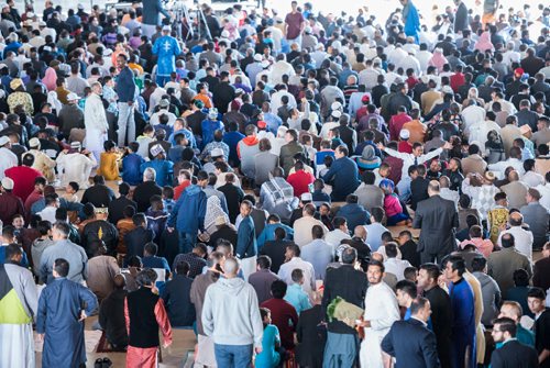 DAVID LIPNOWSKI / WINNIPEG FREE PRESS

Attendees prior to EID prayers at the RBC Convention Centre for the end of Ramadan Sunday June 25, 2017.