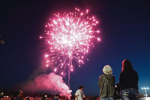 Canstar Community News June 8, 2017 - People watched fireworks at the Seven Oaks School Divisions Canada 150 celebration. (LIGIA BRAIDOTTI/CANSTAR COMMUNITY NEWS/TIMES)