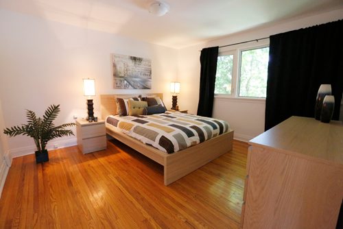 JUSTIN SAMANSKI-LANGILLE / WINNIPEG FREE PRESS
The master bedroom at 540 Oakenwald is located on the second floor with a full bathroom just across the hall.
170627 - Tuesday, June 27, 2017.