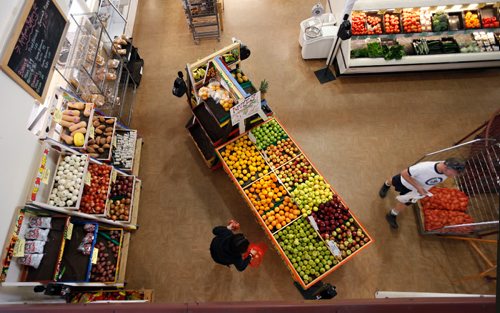 WAYNE GLOWACKI / WINNIPEG FREE PRESS
The view of the grocery store from the second floor in the Neechi Commons. Murray McNeill story. June 28 2017