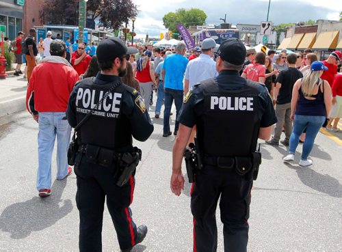 BORIS MINKEVICH / WINNIPEG FREE PRESS
Osborne Village Canada Day street festival was packed with people. Police presence in the area. July 1, 2017
