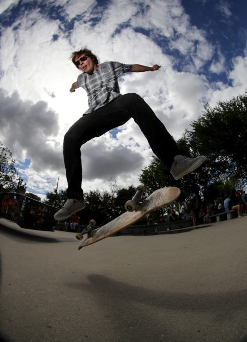 TREVOR HAGAN / WINNIPEG FREE PRESS
Mike Sudoma skateboarding during Canada Day and Canada 150 celebrations at the skate park at The Forks, Saturday, July 1, 2017.