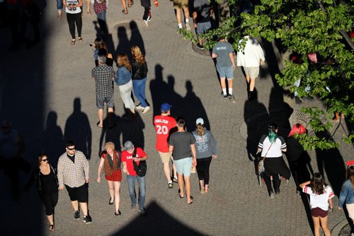TREVOR HAGAN / WINNIPEG FREE PRESS
Crowds during Canada Day and Canada 150 celebrations at The Forks, Saturday, July 1, 2017.