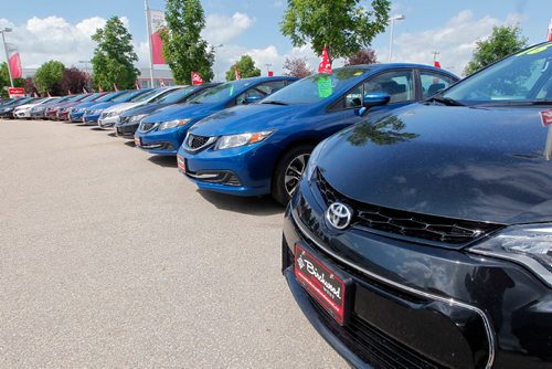 BORIS MINKEVICH / WINNIPEG FREE PRESS
BUSINESS - Pointe West AutoPark file photos. 3965 Portage Ave. Martin Cash Story. July 4, 2017
