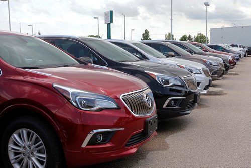 BORIS MINKEVICH / WINNIPEG FREE PRESS
BUSINESS - Pointe West AutoPark file photos. 3965 Portage Ave. Martin Cash Story. July 4, 2017
