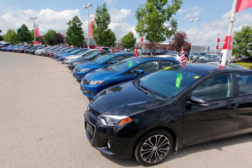 BORIS MINKEVICH / WINNIPEG FREE PRESS
BUSINESS - Pointe West AutoPark file photos. 3965 Portage Ave. Martin Cash Story. July 4, 2017
