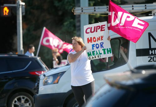 WAYNE GLOWACKI / WINNIPEG FREE PRESS 

About 20 people took part in a CUPE information picket on Notre Dame Ave. by the HSC Thursday morning to protest Premier Brian Pallister's gov'ts cuts to health care and raise awareness to the impact the cuts will have on front line workers. July 6  2017