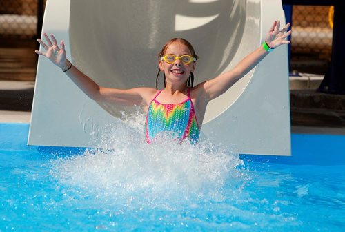 BORIS MINKEVICH / WINNIPEG FREE PRESS
Weather standup - The Transcona Aquatic Park. Sofia Morgan,10, speeds down one of the waterslides at the new facilities. July 6, 2017
