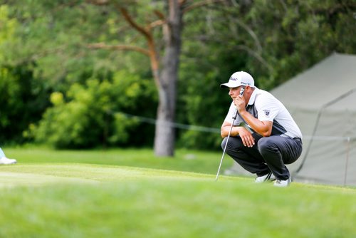 JUSTIN SAMANSKI-LANGILLE / WINNIPEG FREE PRESS
Devon Schade sights in his putt during the Players Cup at Pine Ridge Golf and Country Club Thursday.
170706 - Thursday, July 06, 2017.