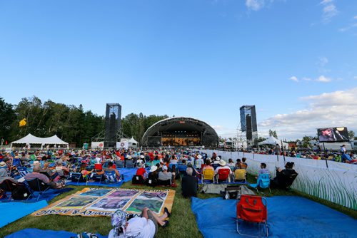 JUSTIN SAMANSKI-LANGILLE / WINNIPEG FREE PRESS
Crowds take in the music at the Folk Festival Main Stage Thursday.
170706 - Thursday, July 06, 2017.