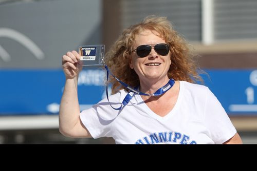 RUTH BONNEVILLE / WINNIPEG FREE PRESS

Winnipeg Blue Bomber fan Ev Barnett is all smiles after taking the bus shuttle for the first time and getting dropped off at new terminal for the first game at Investors Group Field Friday evening. 

See Carol Sanders story.  


July 07, 2017