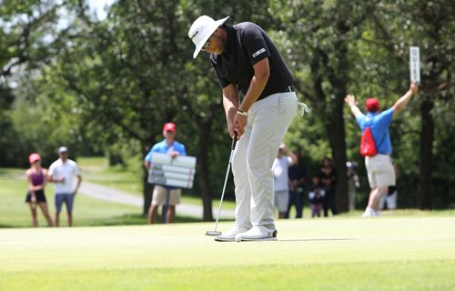 RUTH BONNEVILLE / WINNIPEG FREE PRESS

Sports,  Jhared Hoey makes his putt during Round Three of the Players Cup Golf Tournament at Pine Ridge Hollow Saturday.  
  Hoey  
July 08, 2017