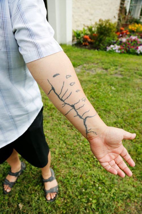 JUSTIN SAMANSKI-LANGILLE / WINNIPEG FREE PRESS
Niigaan Sinclair, acting head of the University of Manitoba's Department of Native Studies shows off his tattoo depicting the Selkirk Treaty map.
170710 - Monday, July 10, 2017.