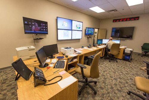 JUSTIN SAMANSKI-LANGILLE / WINNIPEG FREE PRESS
The Canadian Interagency Forest Fire Centre manages and organizes resources from across the country here in their operations centre.
170710 - Monday, July 10, 2017.