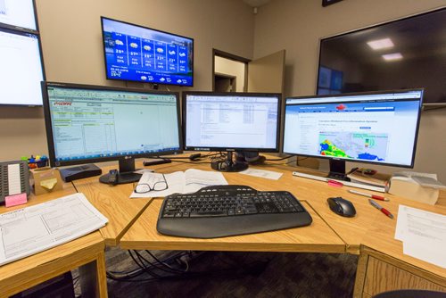 JUSTIN SAMANSKI-LANGILLE / WINNIPEG FREE PRESS
The Canadian Interagency Forest Fire Centre manages and organizes resources from across the country here in their operations centre.
170710 - Monday, July 10, 2017.