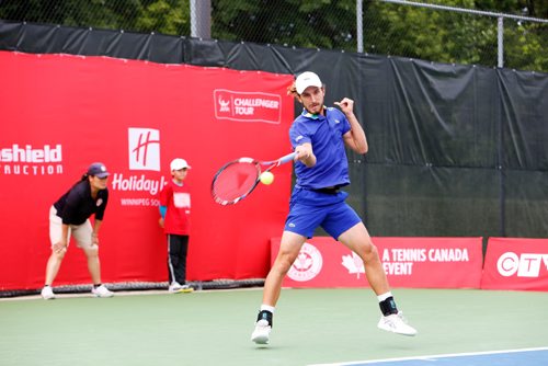 JUSTIN SAMANSKI-LANGILLE / WINNIPEG FREE PRESS
Canadian player Filip Peliwo returns the ball to his opponent during the Challenger Tour Wednesday at the Winnipeg Lawn and Tennis Club.
170712 - Wednesday, July 12, 2017.