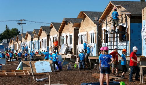 WAYNE GLOWACKI / WINNIPEG FREE PRESS
House construction on Lyle St. in Winnipeg for the Habitat for Humanitys 34th Jimmy & Rosalynn Carter Work Project. Melissa Martin story July 13 2017