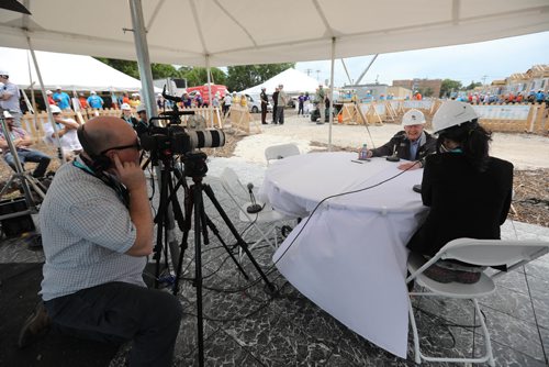 RUTH BONNEVILLE / WINNIPEG FREE PRESS

Former U.S. president Jimmy Carter is in good spirits as he is being interviewed by Free Press columnist Melissa Martin and videographer Mike Deal at the Carter Habitat for Humanity work project site Friday afternoon.  
July 14, 2017