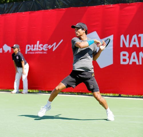 JUSTIN SAMANSKI-LANGILLE / WINNIPEG FREE PRESS
American Raymond Sarmiento windes up to return the ball during Friday's match against Blaz Kavcic of Slovenia at the Challenger Cup.
170714 - Friday, July 14, 2017.